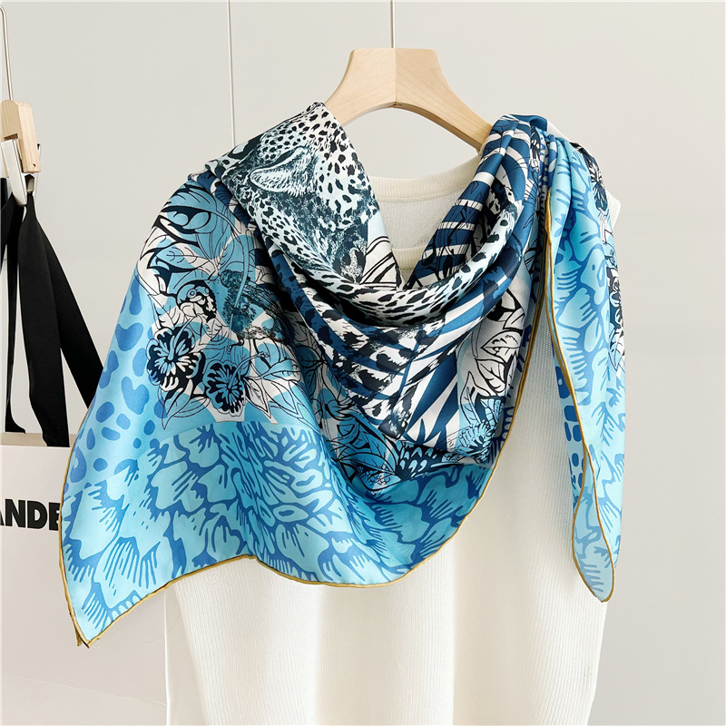 Lion Print Silk Scarf Luxury D - đánh giá và giá Travel Accessories Designer