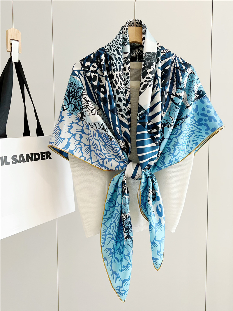 Lion Print Silk Scarf Luxury D - đánh giá và giá Travel Accessories Designer